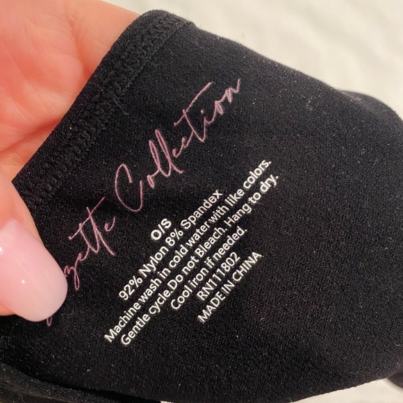 Crop top with side cut outs - Picture 3 of 4